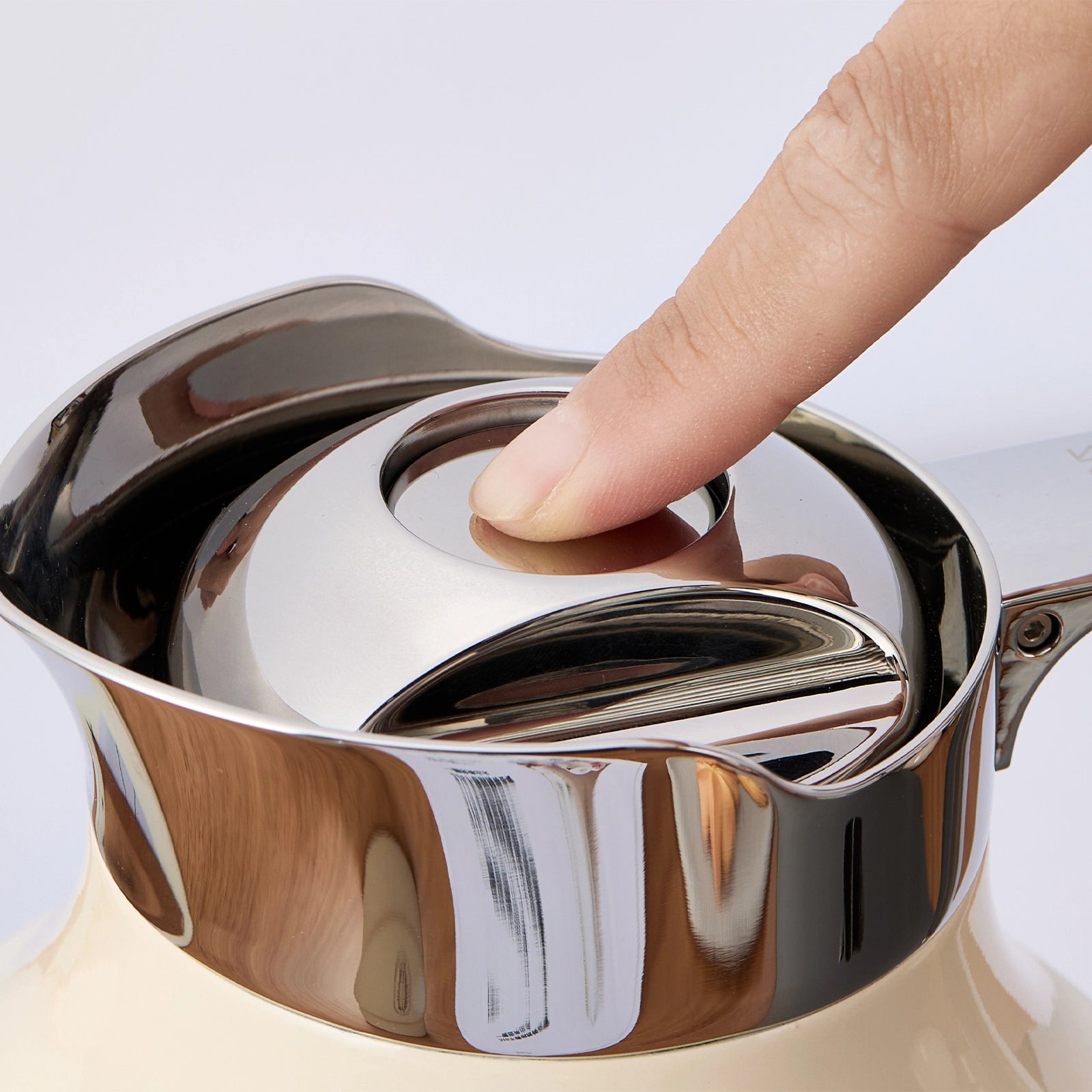 40 Oz Thermal Steeping Teapot with Infuser Red