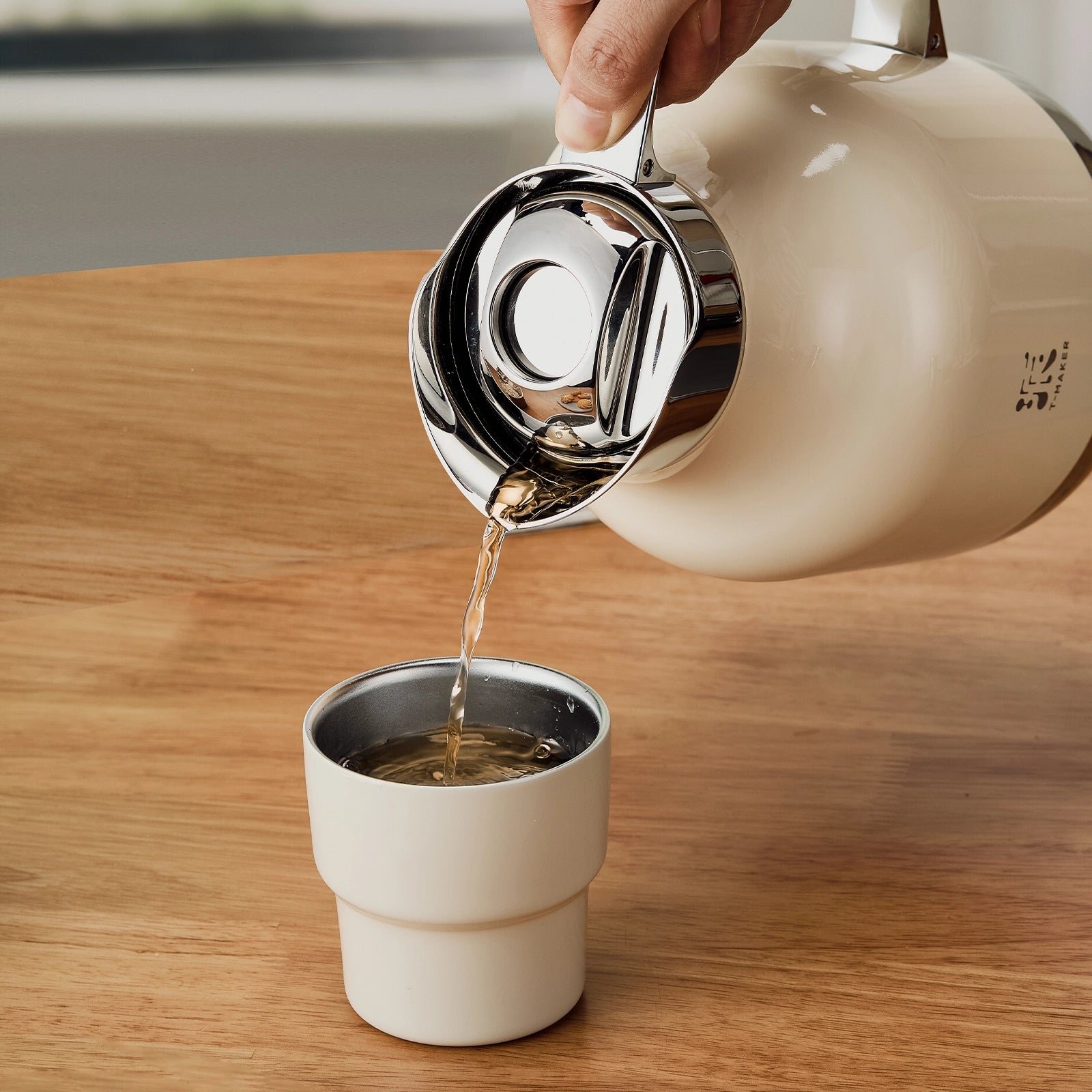 40 Oz Thermal Steeping Teapot with Infuser Red