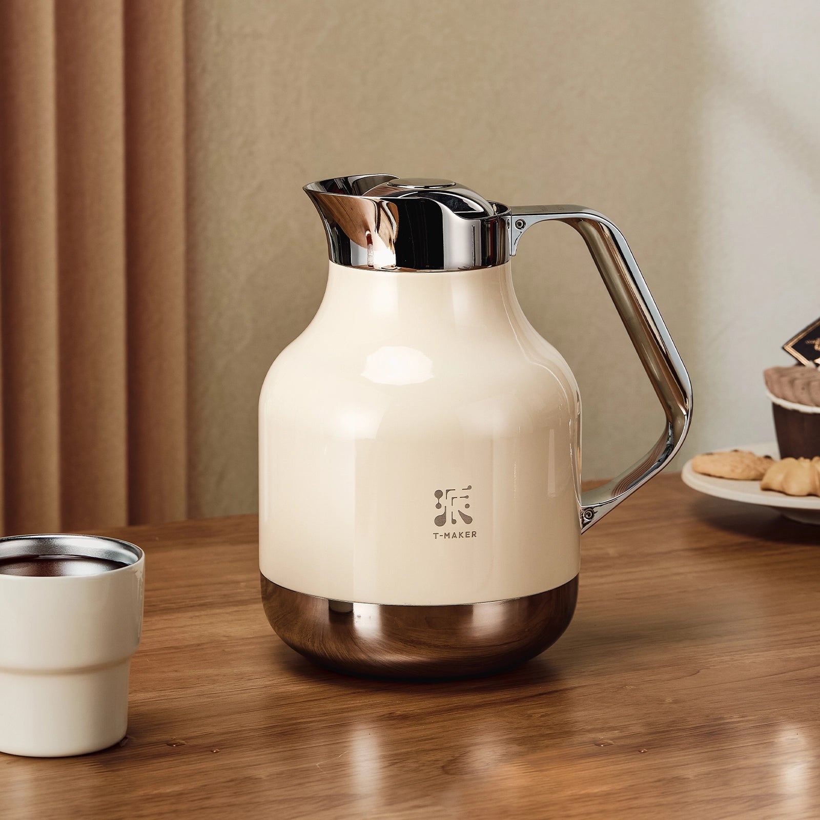 40 Oz Thermal Steeping Teapot with Infuser Red