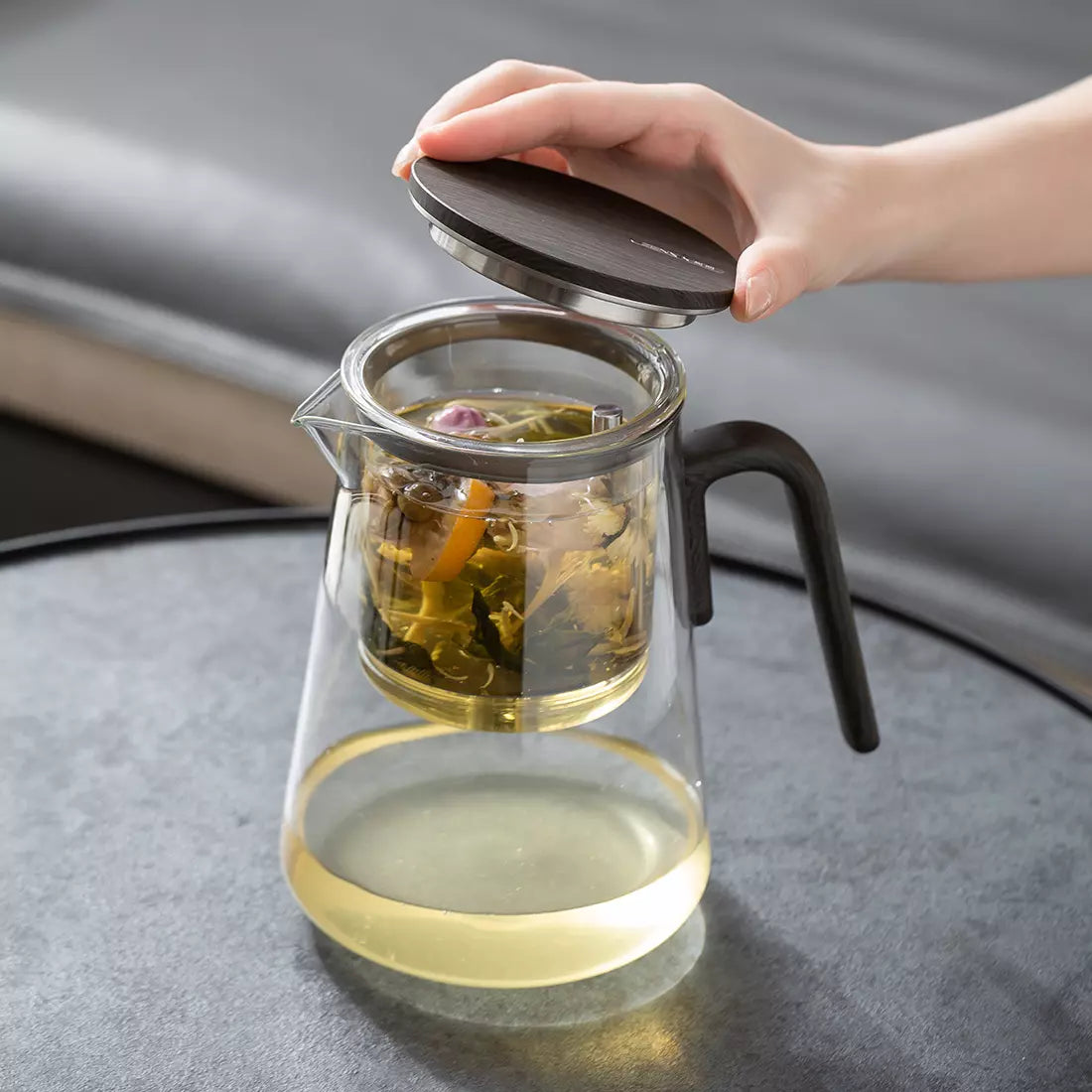 Magnetic Tea Pot 33.9 Oz with Infuser Wood Handle Black Walnut
