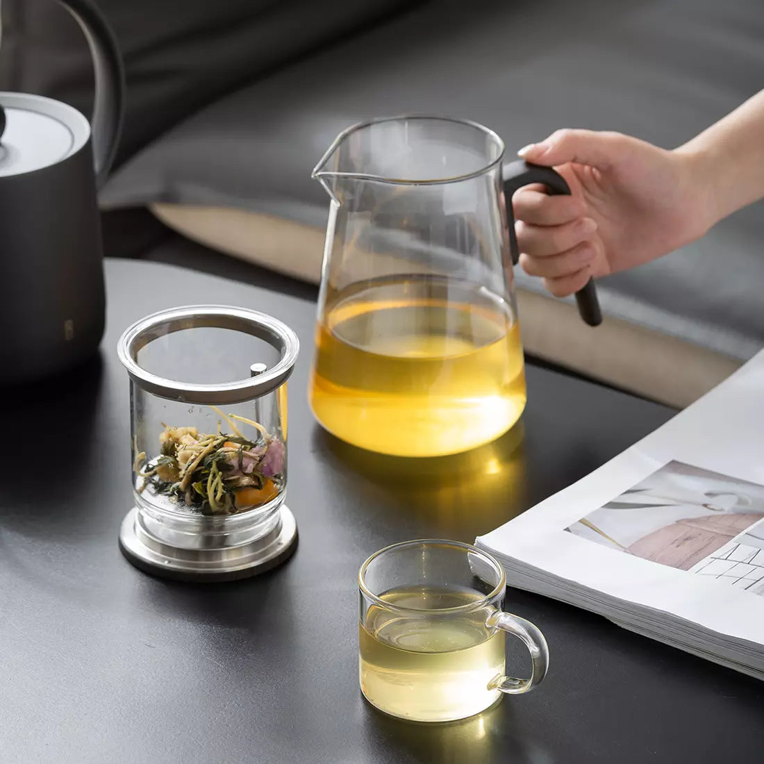 Magnetic Tea Pot 33.9 Oz with Infuser Wood Handle Black Walnut