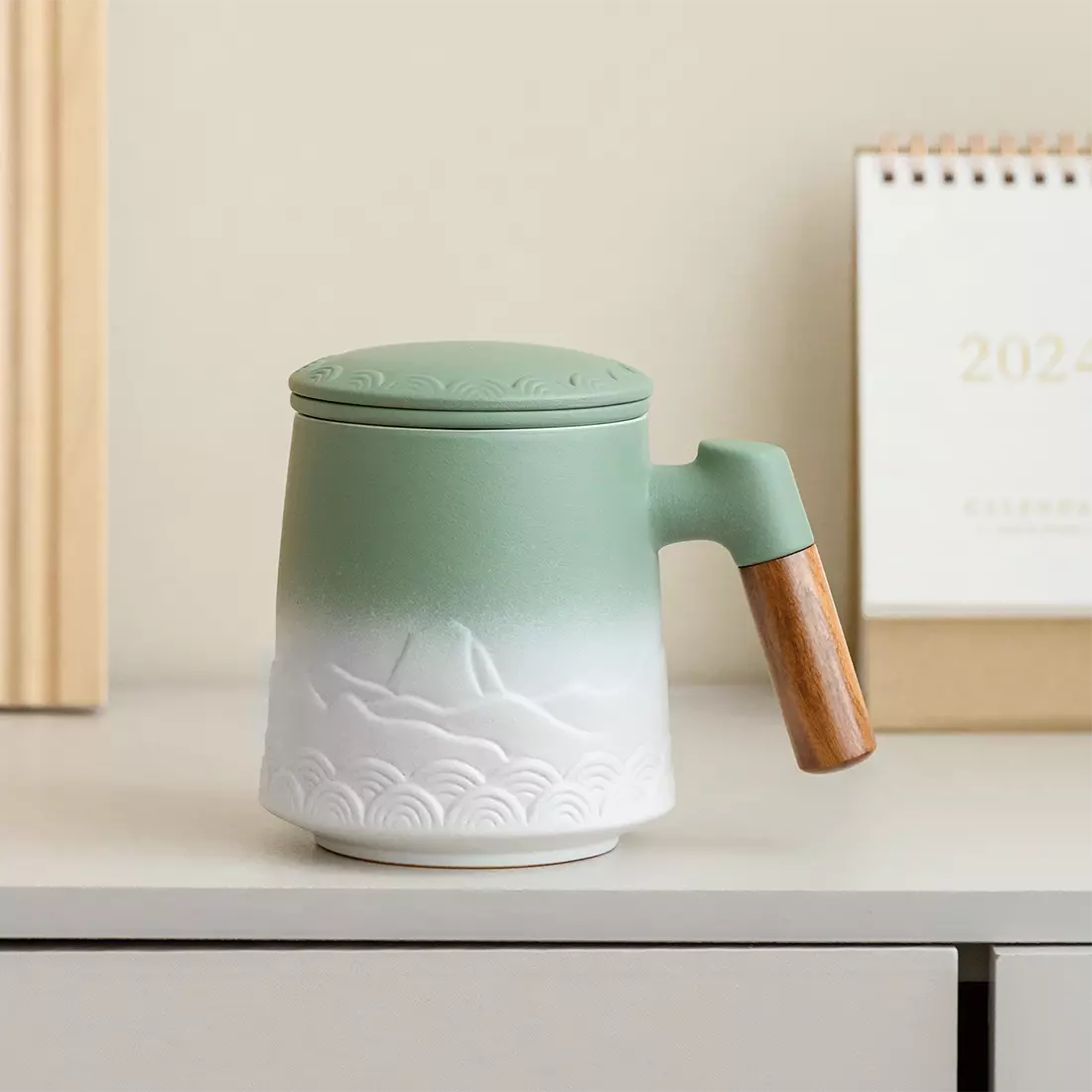 Tea Infuser Mug & Coaster 16.8 Oz Embossed White & Green